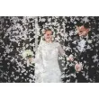 tuba strzelajaca konfetti motylki bialy partydeco 40 cm